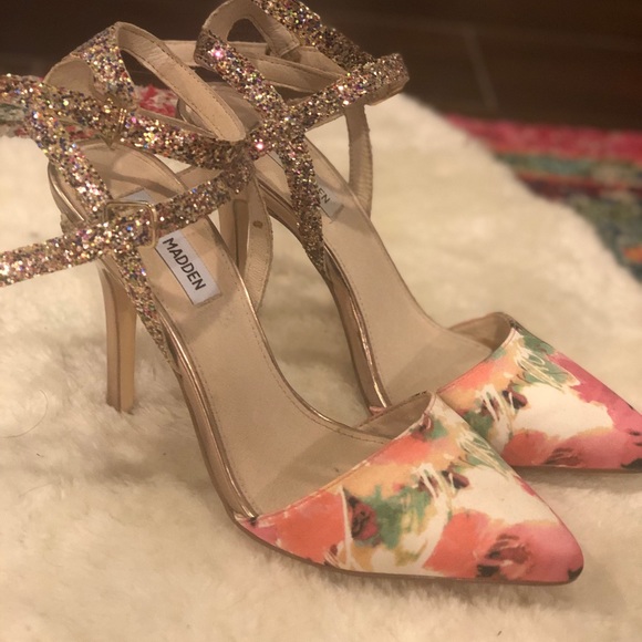 Steve Madden Shoes - Steve Madden floral ankle strap heels - NEW